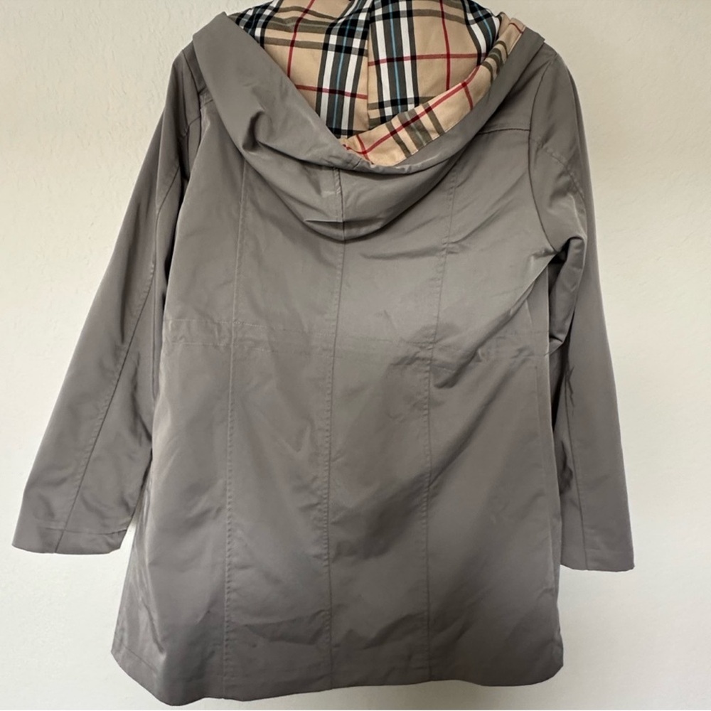 Two rain jackets. Women's Mauve Utility Jacket with Hood. - Picture 8 of 16